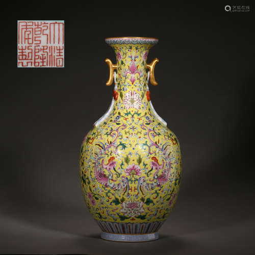 CHINESE QING DYNASTY FAMILLE ROSE AMPHORA