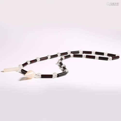 AGATE CRYSTAL NECKLACE,  LIAO AND JIN PERIODS OF CHINA