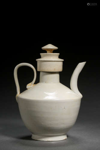 HUTIAN KILN HANDLED EWER IN LATE TANG DYNASTY AND FIVE DYNASTIES