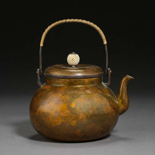 QING DYNASTY , COPPER POT WHITH LOOP HANDLE