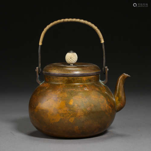 QING DYNASTY , COPPER POT WHITH LOOP HANDLE