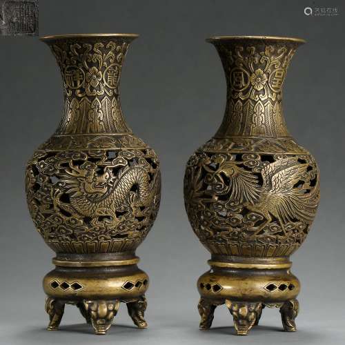 A PAIR OF QING DYNASTY CHINESE COPPER BOTTLES