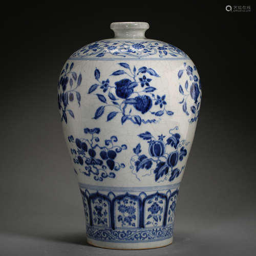 CHINESE MING DYNASTY BLUE AND WHITE PLUM VASE