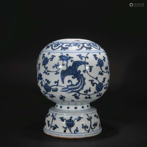 Ming Dynasty blue and white vase