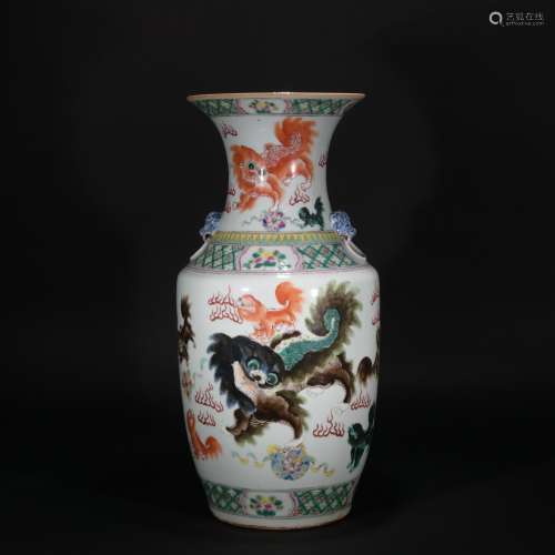Qing dynasty colorful lion vase
