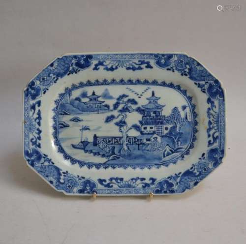 CHINE Plat rectangulaire à pans coupés en porcelai…