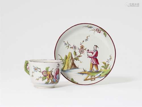 Seltene Tasse und Untertasse mit Chinoiserie