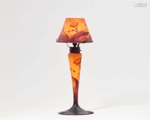 Lampe aux fleurs de tabac