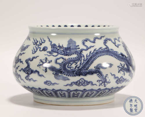 blue and white writing brush washer from Ming明代青花龍紋筆洗