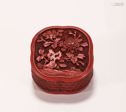 carved lacquerware makeup container from Qing清代剔红粉盒