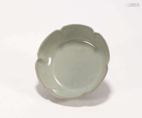 Green Porcelain Petal Plate from Song宋代青瓷花瓣口盤