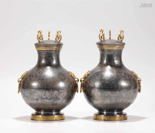 A Pair of Silver and Golden Vase from Han漢代純銀鎏金瓶一對