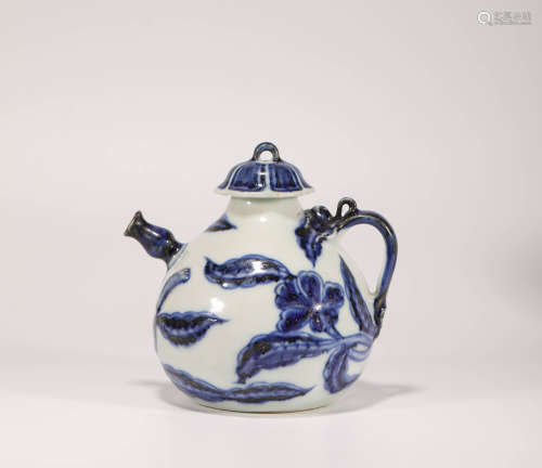 Blue and White Porcelain Holding Pot from Ming明代青花執壺