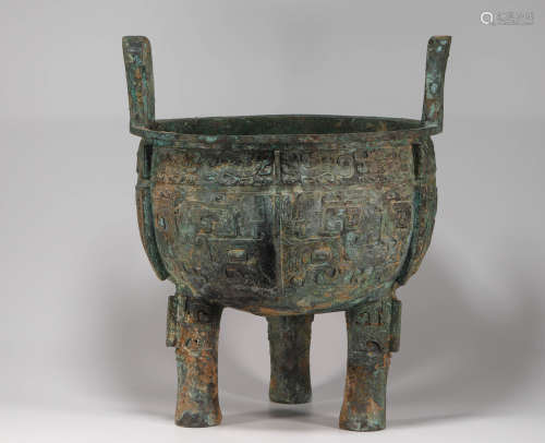 three feet bronze tripod from Shang and Zhou商周青銅三足鼎
