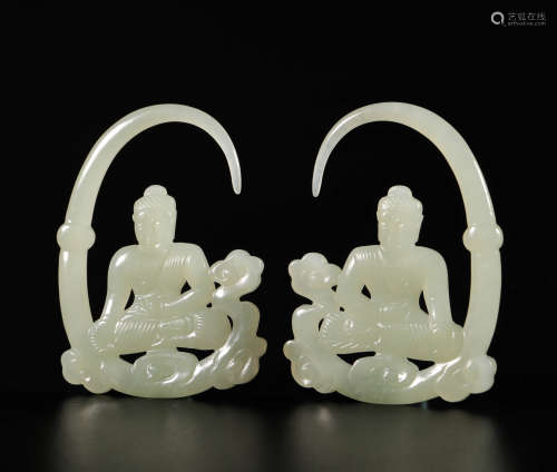 a pair of hetian jade buddha earing from Qing清代和田玉
佛祖耳環一對