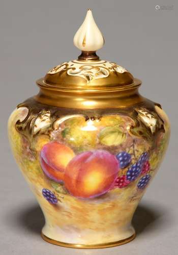 A ROYAL WORCESTER POT POURRI VASE AND COVER, 1956, PAINTED BY FREEMAN, SIGNED, WITH FRUIT BENEATH