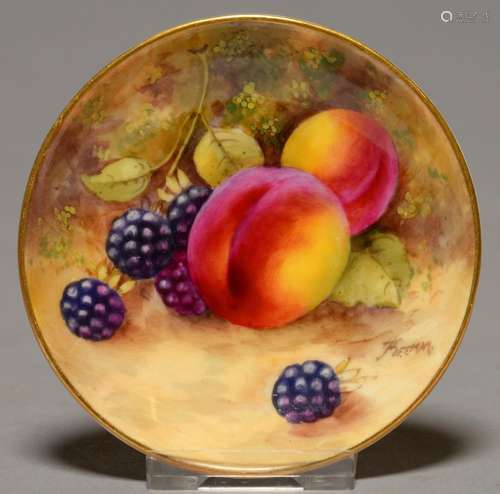 A ROYAL WORCESTER PIN TRAY, 1938, PAINTED BY FREEMAN, SIGNED, WITH AN ALL OVER STILL LIFE OF FRUIT