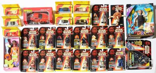 STAR WARS. A QUANTITY OF HASBRO BLISTER PACKED FIGURES AND A SIMILAR ELECTRONIC COMM TECH READER,