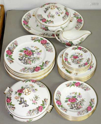 A WEDGWOOD BONE CHINA CAFE PATTERN DINNER SERVICE, PRINTED MARK Good condition