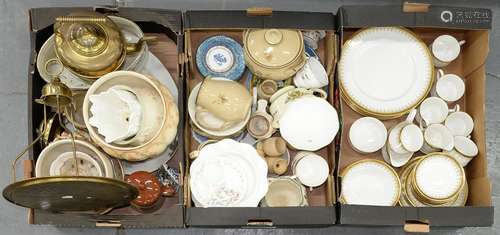 A PARAGON BONE CHINA ATHENA PATTERN DINNER SERVICE AND OTHER CERAMICS, TO INCLUDE A FIELDINGS