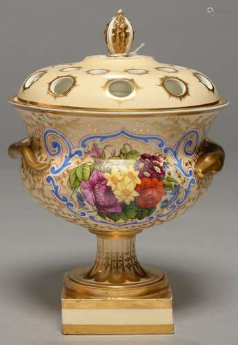 A COPELAND AND GARRETT YELLOW GROUND BONE CHINA POT POURRI VASE AND COVER, 1833-47, PAINTED TO