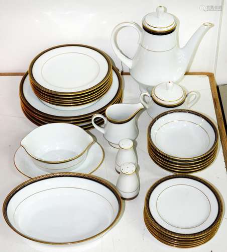 A NORITAKE PHILIPPINES DINNER SERVICE, PRINTED MARK Good condition