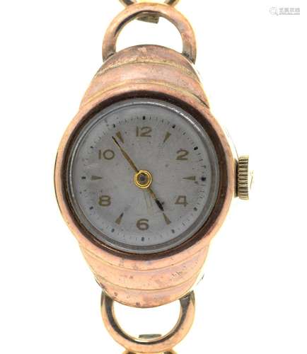 A 9CT GOLD LADY'S WRISTWATCH, 35MM, EDINBURGH 1942, BRACELET MARKED CHAINCRAFT 9C, 13.4G Movement