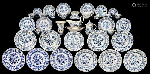 A MEISSEN BLUE AND WHITE ONION PATTERN PART DINNER SERVICE, 19TH AND 20TH C AND A MATCHING VASE,