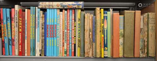 ONE SHELF OF VARIOUS CHILDREN'S ANNUALS, INCLUDING BEANO, DANDY AND OTHERS, 1960'S AND LATER