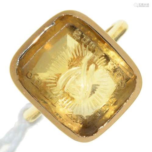 A GOLD AND CITRINE SIGNET RING, 19TH C, 3.9G, SIZE G Adapted from a seal; light wear consistent with