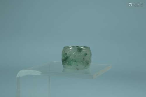A Chinese Jadeite Cloud Pattern Thumb Ring