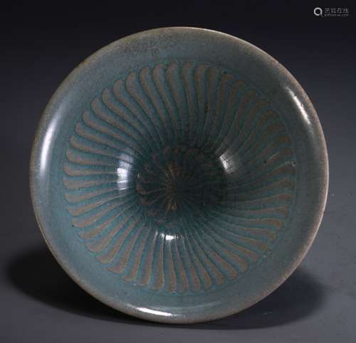 A Chinese Porcelain Ru Kiln Bowl