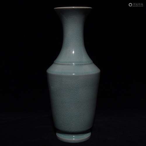 A Chinese Porcelain Ru Kiln Vase