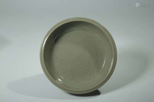 A Chinese Porcelain Longquan Kiln Lotus Pattern Plate