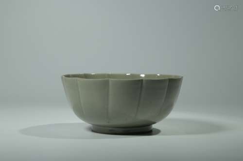 A Chinese Porcelain Longquan Kiln Floral Bowl