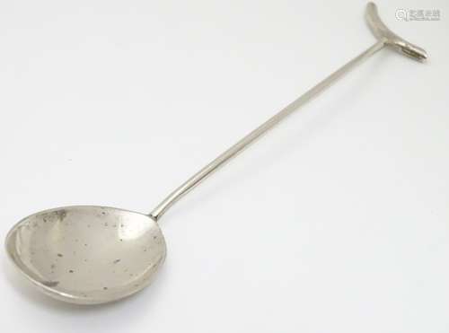 A silver preserve spoon hallmarked Sheffield 1904 maker Joseph Rodgers & Sons 6