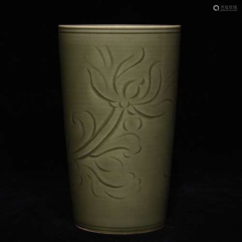 A Chinese Porcelain Yue Kiln Brush Pot