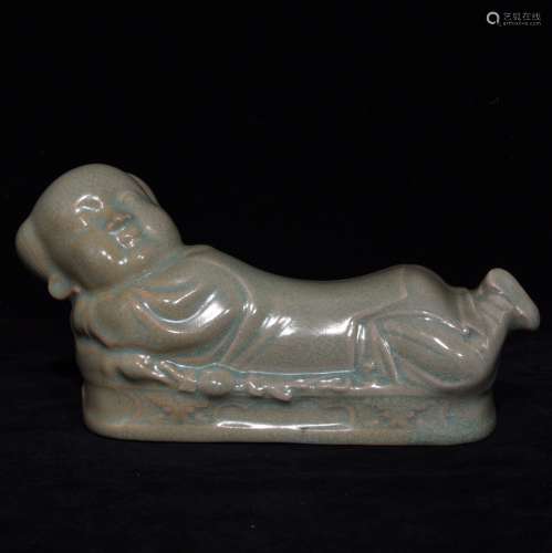 A Chinese Porcelain Figure Shaped Pillow