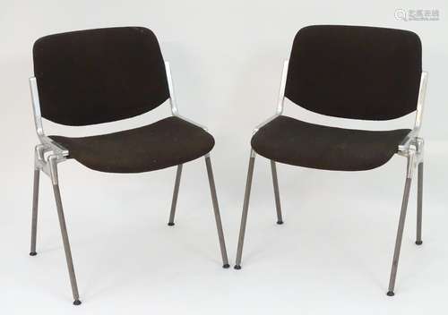 Vintage Retro, Mid-Century: a pair of lounge chairs by Castelli, Italy, the aluminium frames