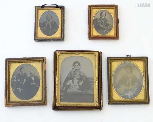 A quantity of Victorian daguerreotype photographic portraits with hand coloured / gilt highlights.