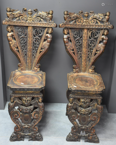 Pair of carved chairs of Renaissance Italy XIX th
