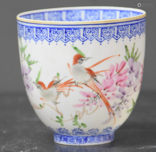 Chinese porcelain bowl decorated with birds and