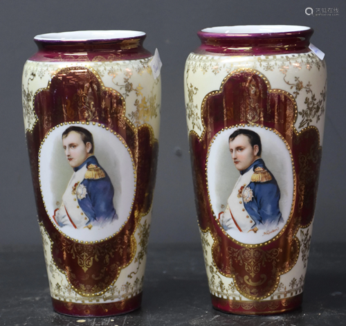 Lot of 2 vases in Vienna porcelain decorated with