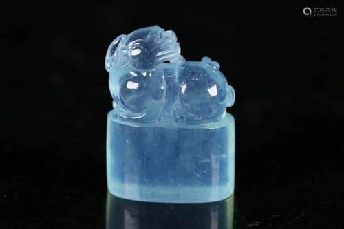 A Chinese Aquamarine Beast Carved Seal