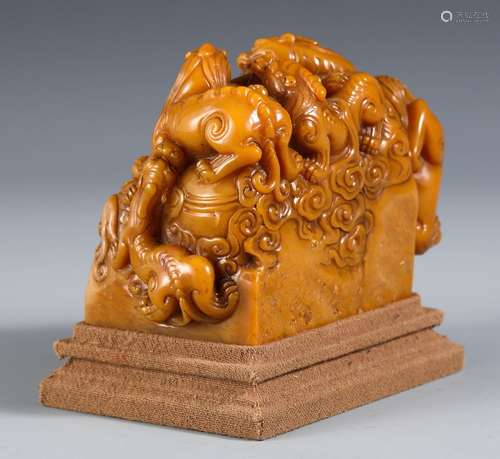 A Chinese Tianhuang Stone Beast Carved Seal