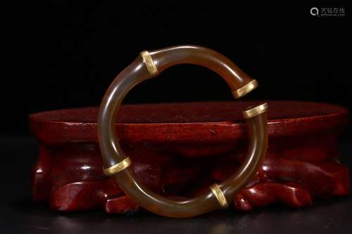 A Chinese Gilt Silver Agate Bangle