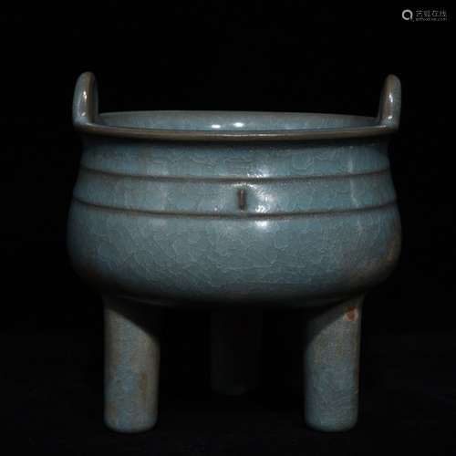 A Chinese Procelain Ru Yao Ice Pattern Censer