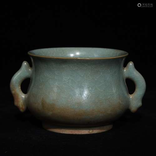 A Chinese Procelain Ru Yao Ice Pattern Ear Censer