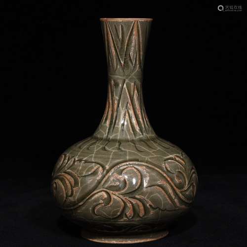 A Chinese Procelain Yaozhou Yao Vase With Flower Painting