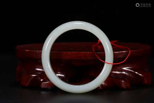 A Chinese Hetian Jade Bangle With Pattern